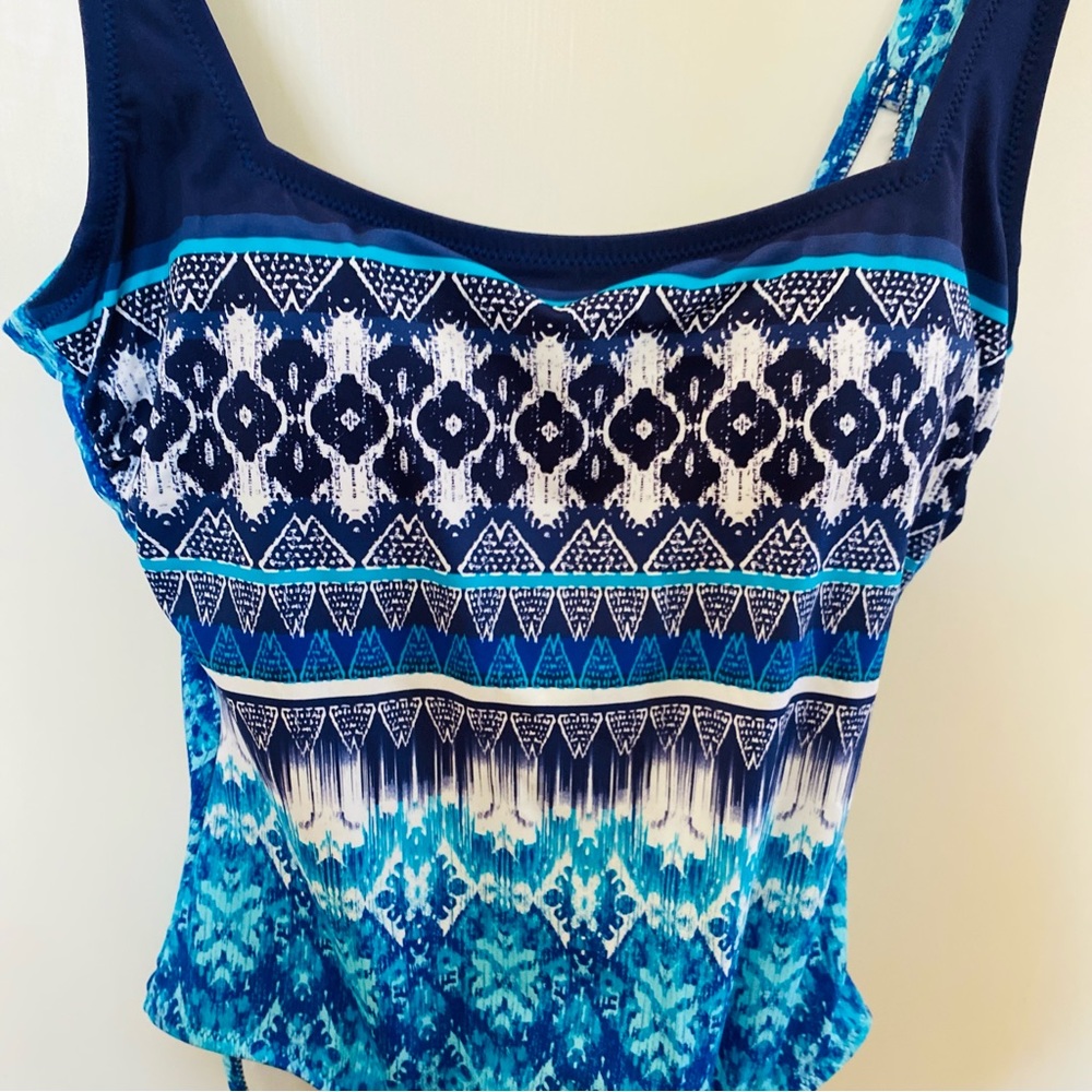 Land's End NWOT One Piece Swimsuit, size 6